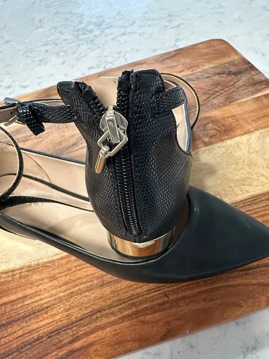 ALDO Black Pointed Leather Flats with Cross-Strap and Ankle Buckle - Picture 4 of 4